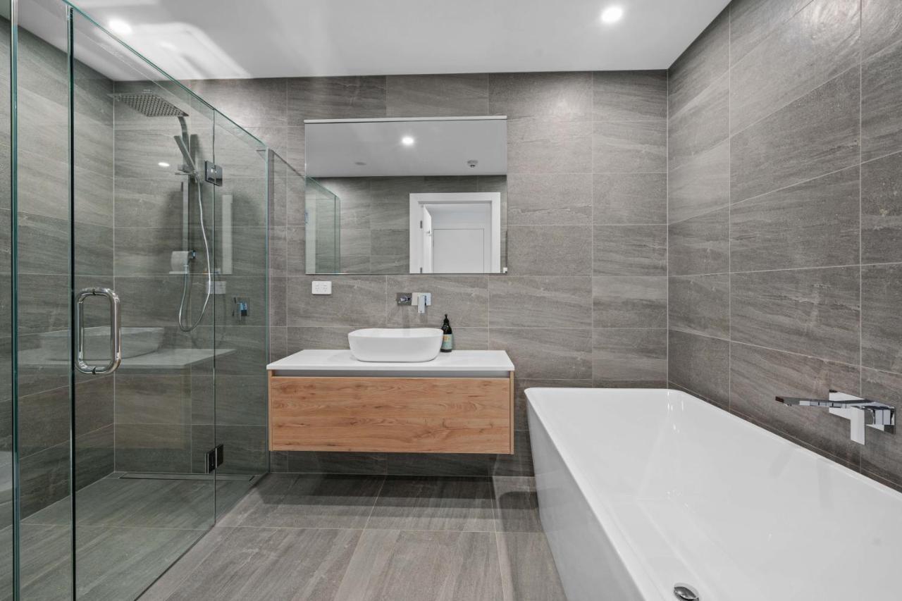 Winona Of Wanaka - Luxury Lakefront Apartment Exterior photo